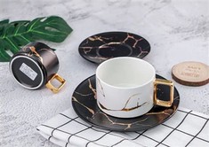磁器のカップ&ソーサー